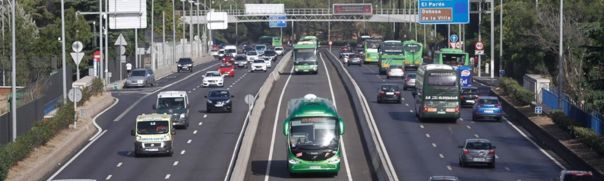 Imagen frontal del carril Bus-Vao de la A6