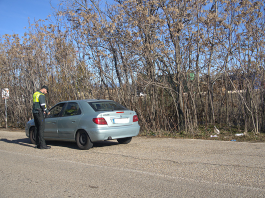 Guardia Civil haciendo control